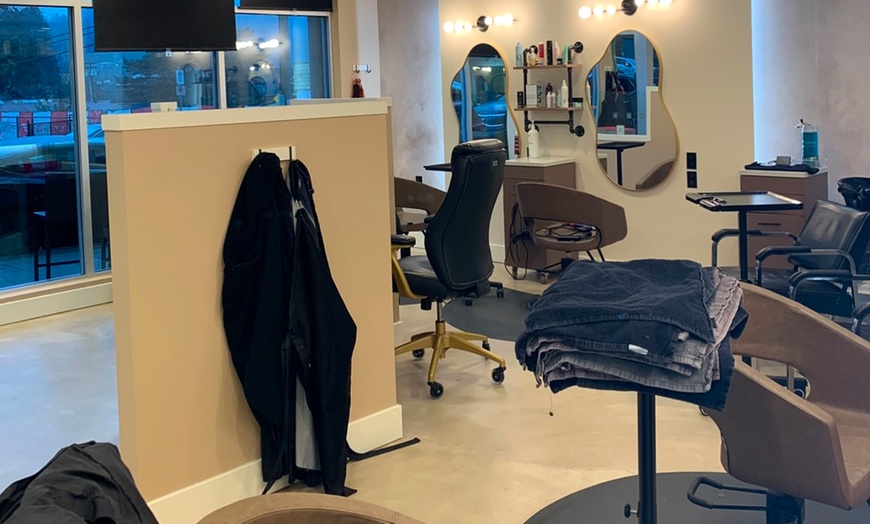 Image 3: Style Your Look with Expert Haircuts with Partial or Full Highlights in a Serene Atmosphere (Up to 63% Off)
