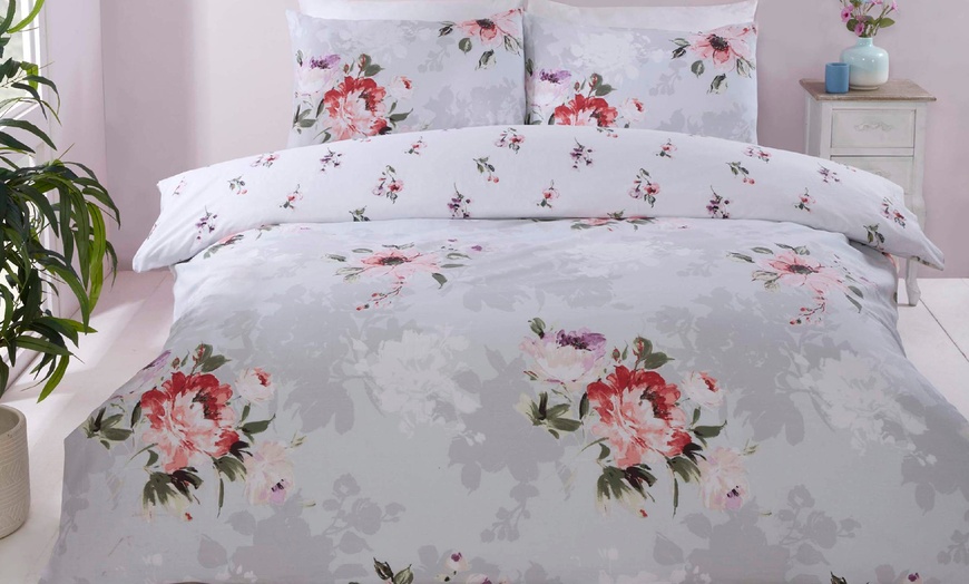 Image 1: Floral Easy Care Duvet Set