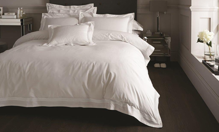 Image 7: Gaveno Cavailia Hotel-Quality Devor Duvet Set