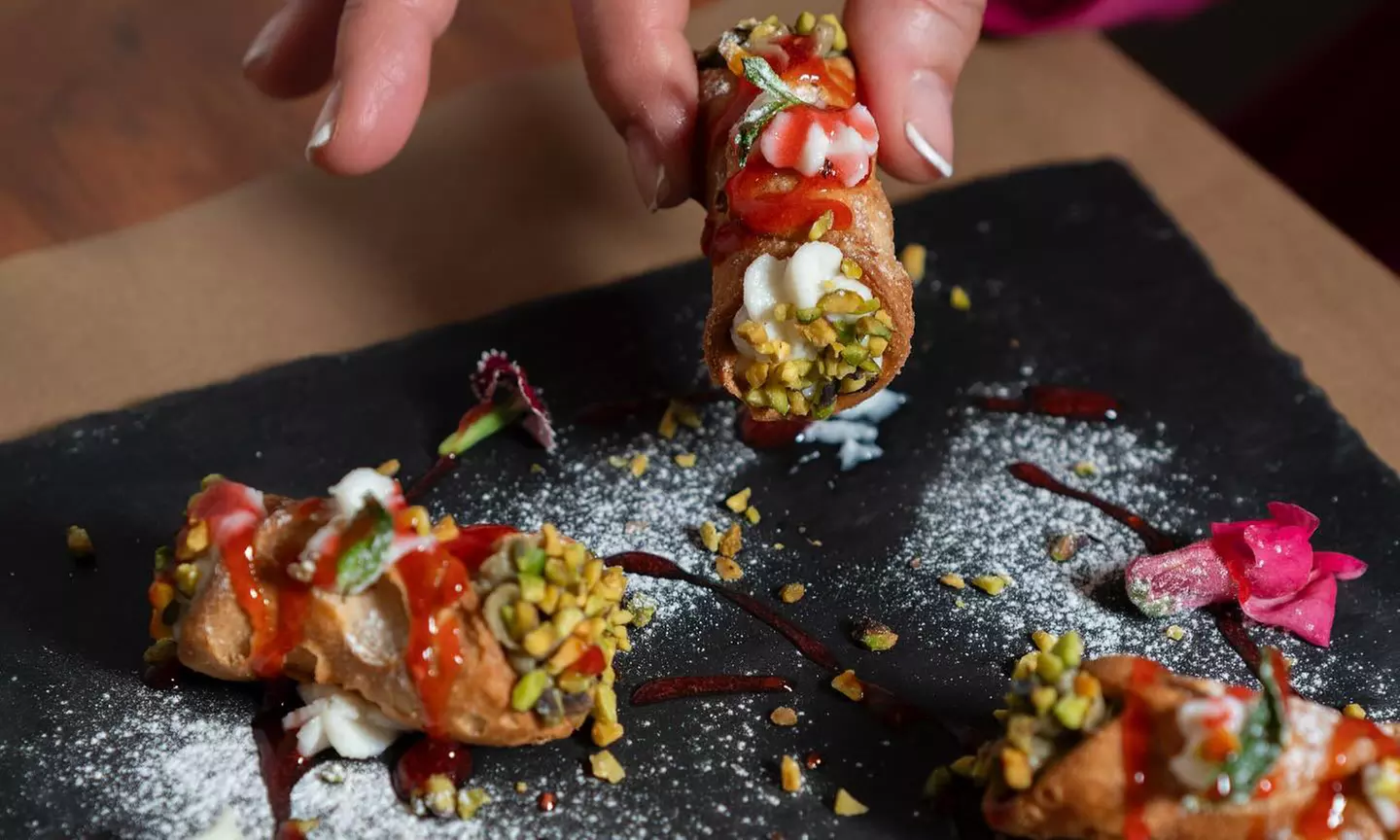 Menú italiano clásico o prémium con botella de vino para 2 o 4