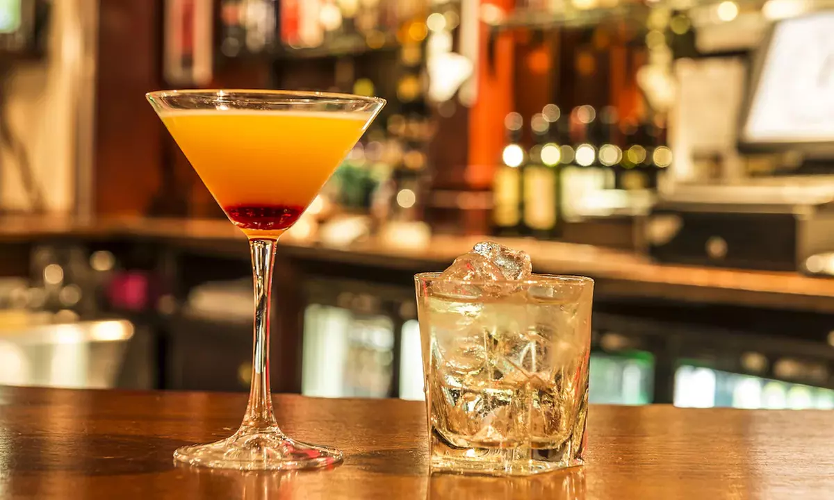 Aberdeen: Standard Double Room w/Breakfast 10%Dis on Food&Soft Drinks