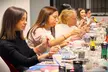 Taller de pintura y vino ilimitado en Madrid para hasta 4 personas con hasta un 28% de descuento - Image 3