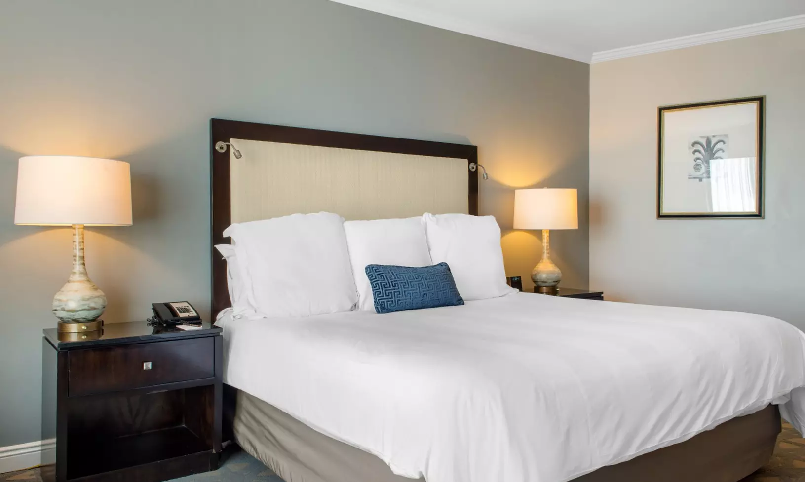 The Riverfront Hotel New Orleans: Family-Friendly Hotel - Book Now!