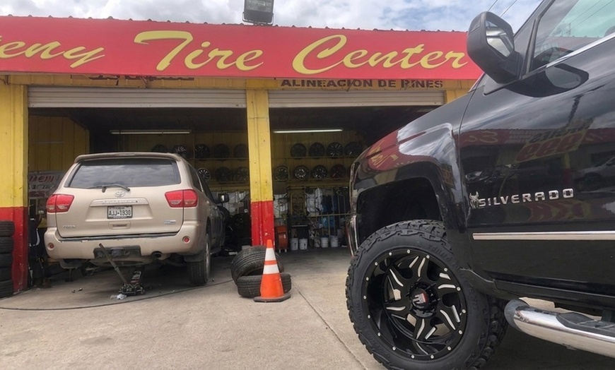Image 2: 5-Quart Full Synthetic Oil Change Without Oil Filter Replacement