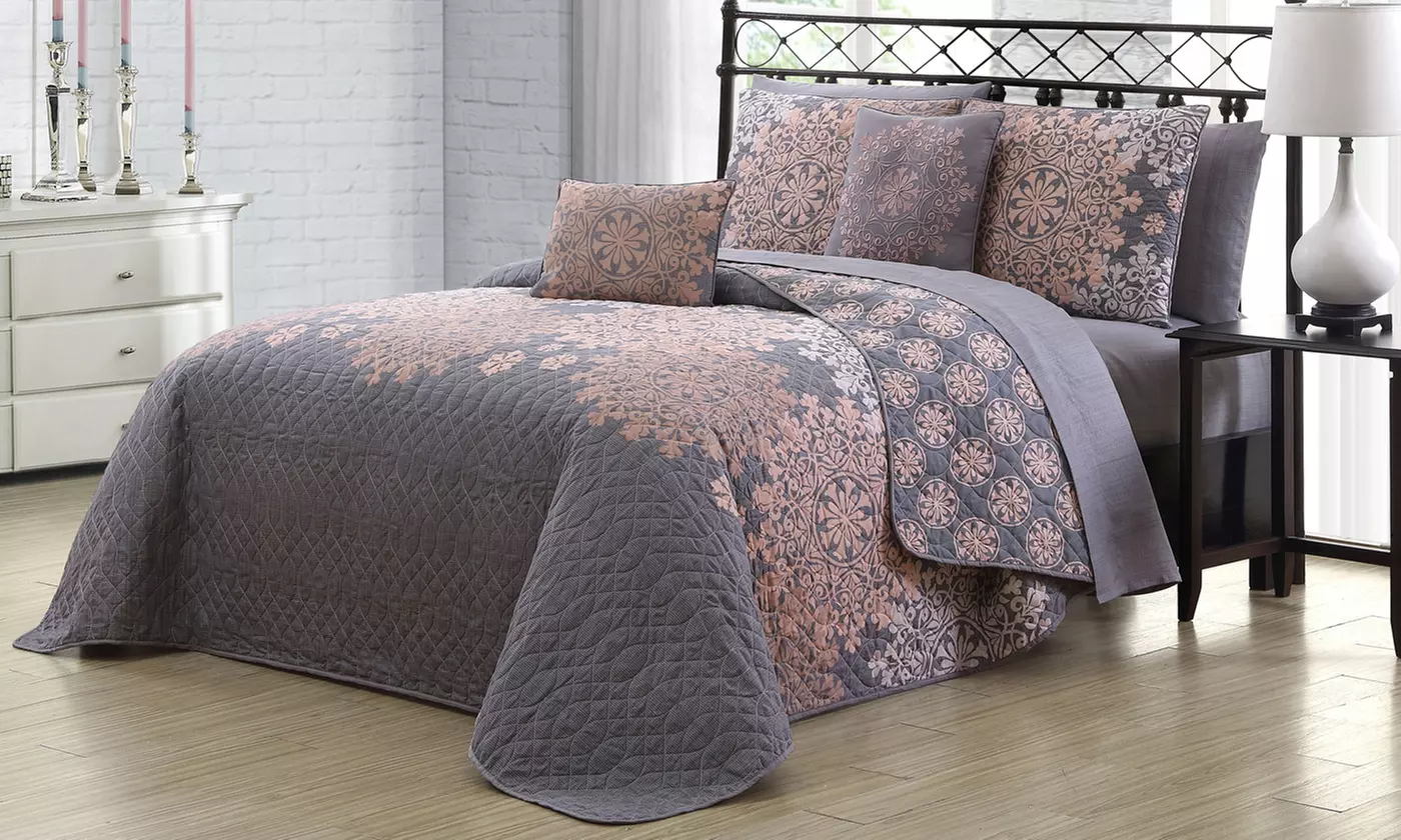 Medallion Printed Reversible Quilt Set with Sheet Set and Throw Pillows (7- or 9-Piece) - Second Medium