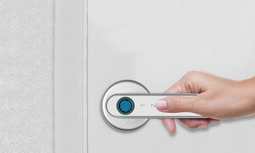 Image 2: Indoor Smart Digital Fingerprint Lock