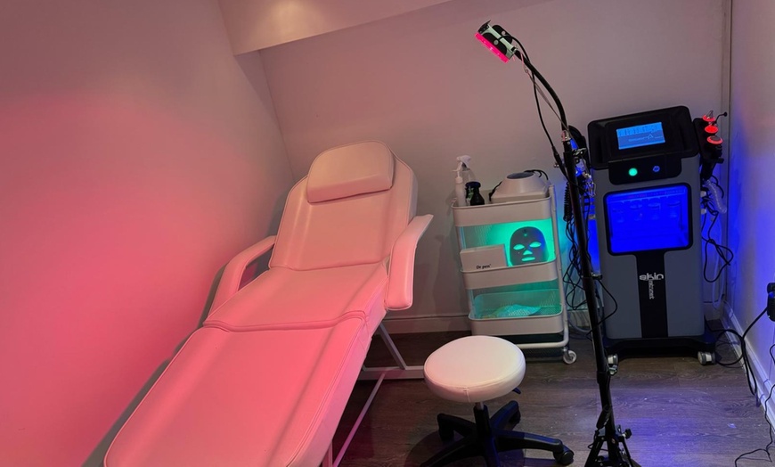 Image 3: Up to 65% Off on Massage - Deep Tissue at Physioderma clinic