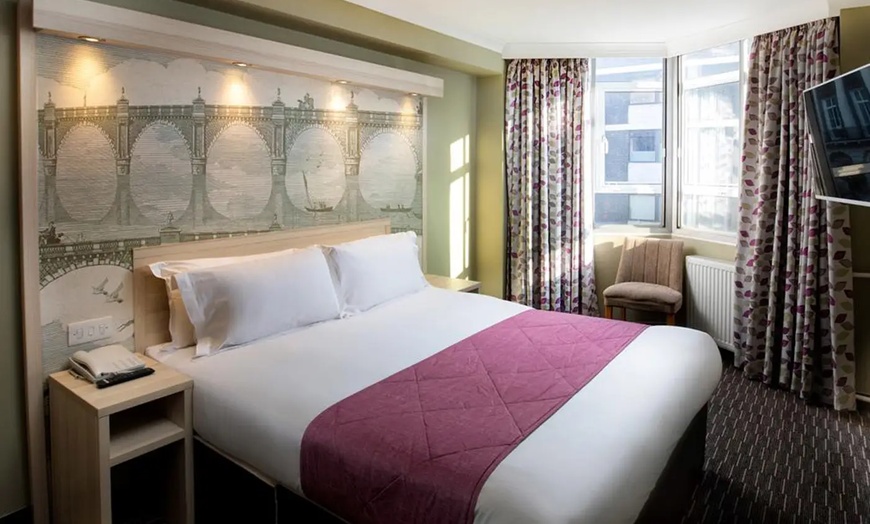 Image 24: ✈ 8-Day London & Paris Vacation w/ Air from Great Value Vacations