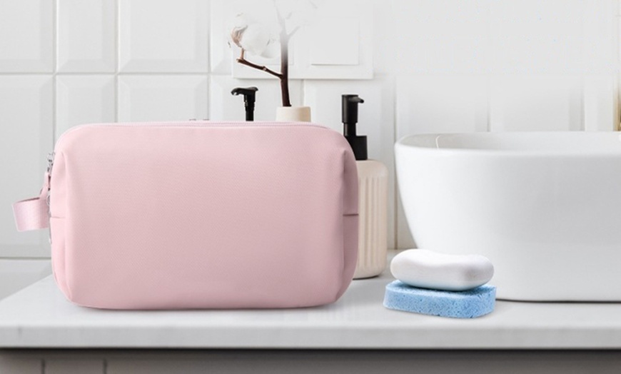 Image 18: Toiletry Organizer Bag