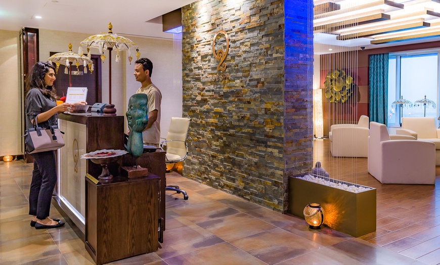 Image 2: 60-Minute Spa Treatment