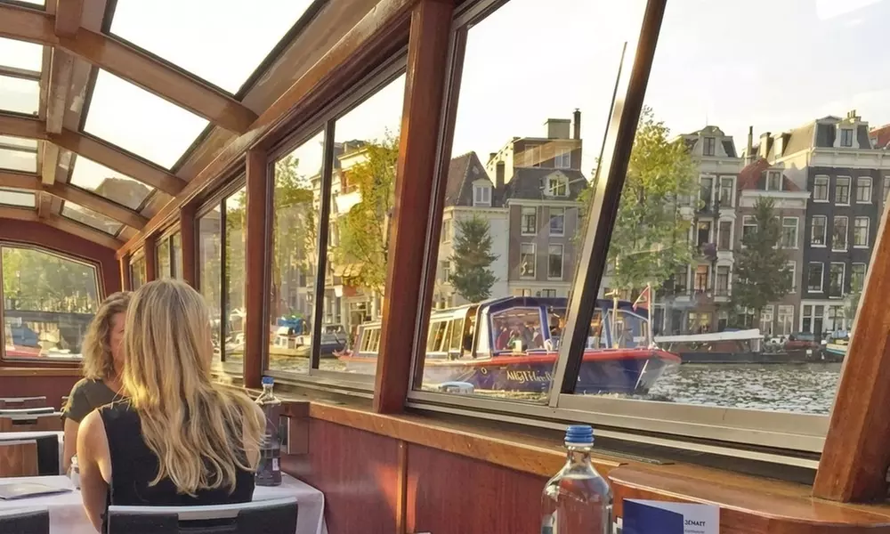 75 minuten durende rondvaart door de Amsterdamse grachten
