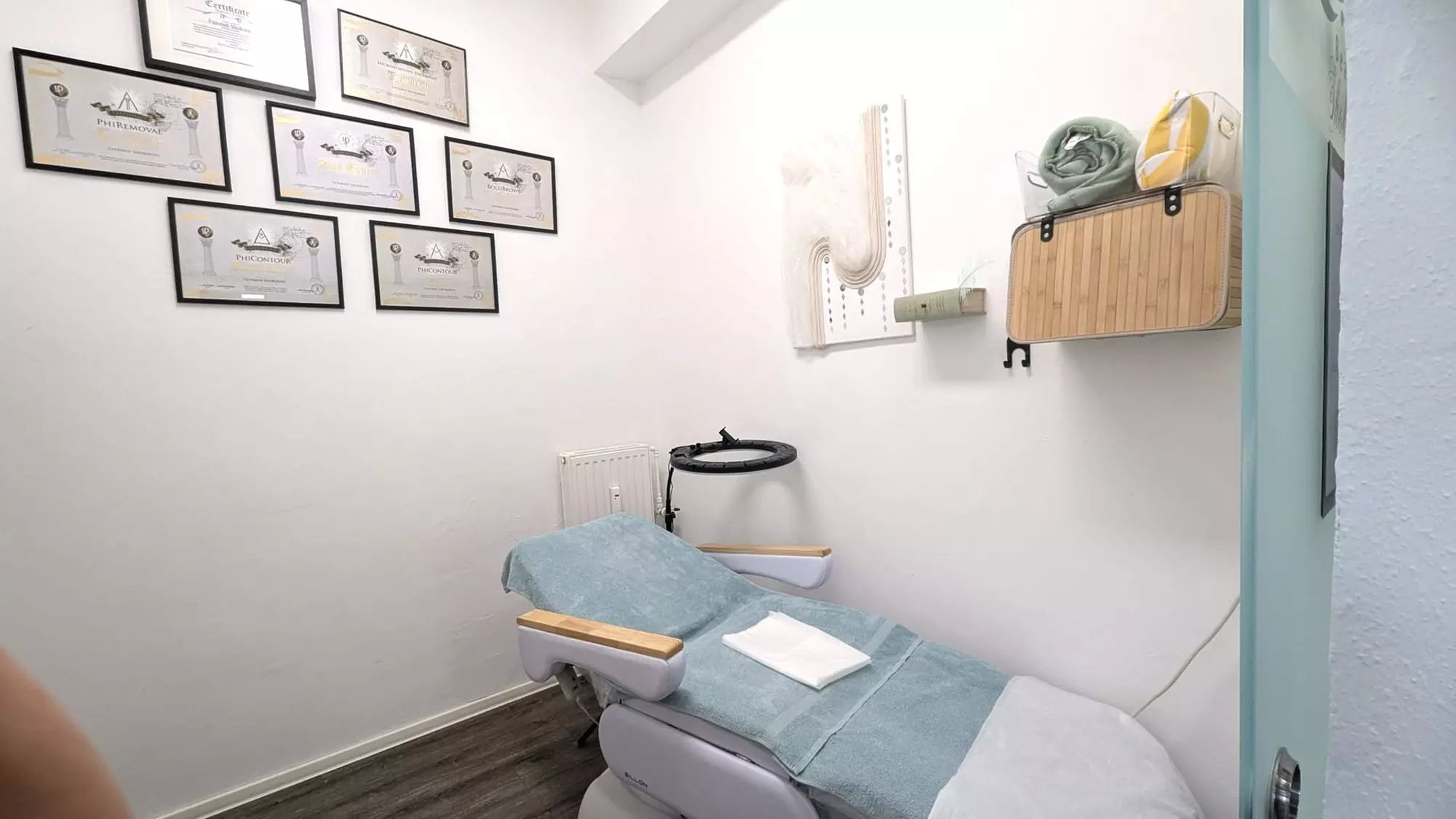 Strahlende Haut & Verwöhnmomente:  Luxuriöse Beauty-Pakete nach Wahl