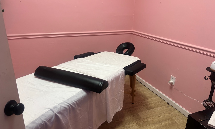 Image 5: Full Man Grooming: Mani, Pedi, Beard Treatment, Foot Detox & More