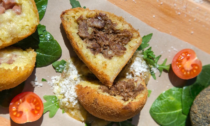 Image 3: ¡Experimenta Italia! Menú para 2 o 4 con opción a botella de vino 