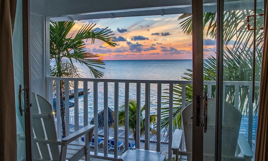 Image 7: ✈ 3-Night All-Inclusive Grand Decameron Montego Beach Vacation w/Air