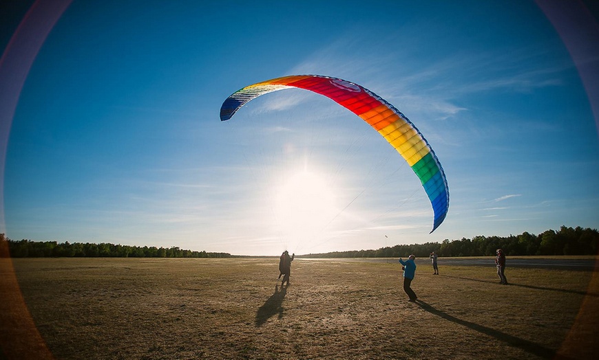 Image 3: Lot paralotnią z akrobatyką