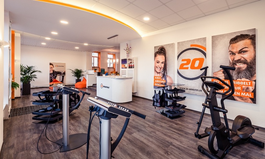 Image 2: 3 oder 5 Einheiten: EMS-Training à 20 Min. mit Leihwäsche & Betreuung