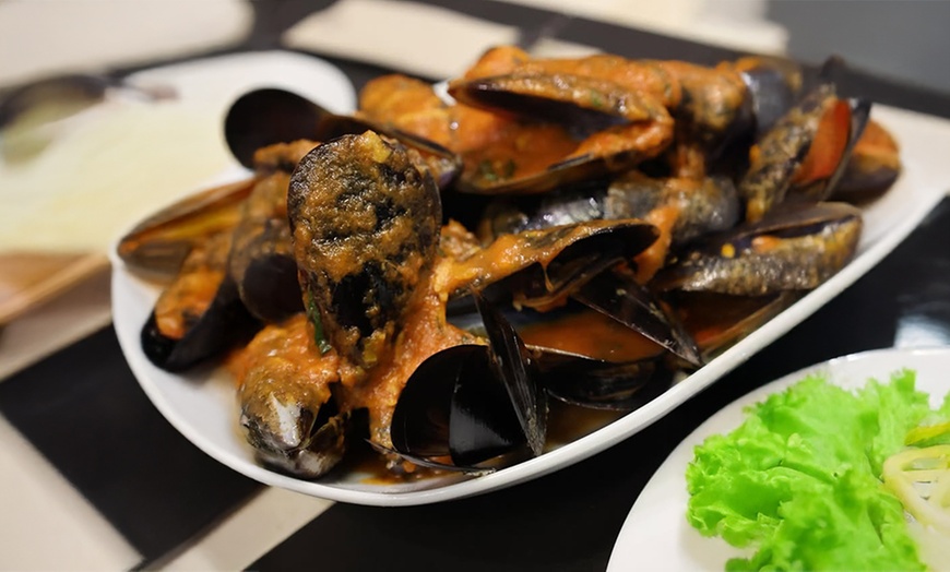 Image 4: Menú completo con mariscada a compartir para 2 o 4 personas