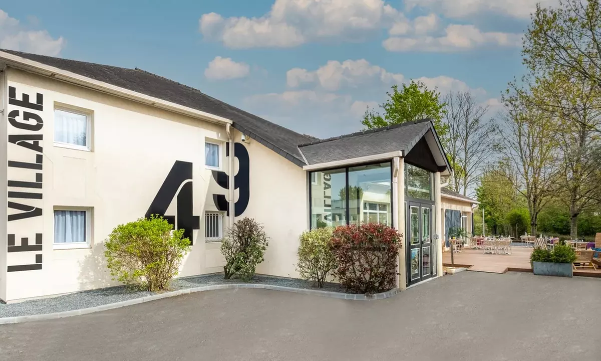 Angers Sud : chambre standard ou supérieure, option pdj et planche