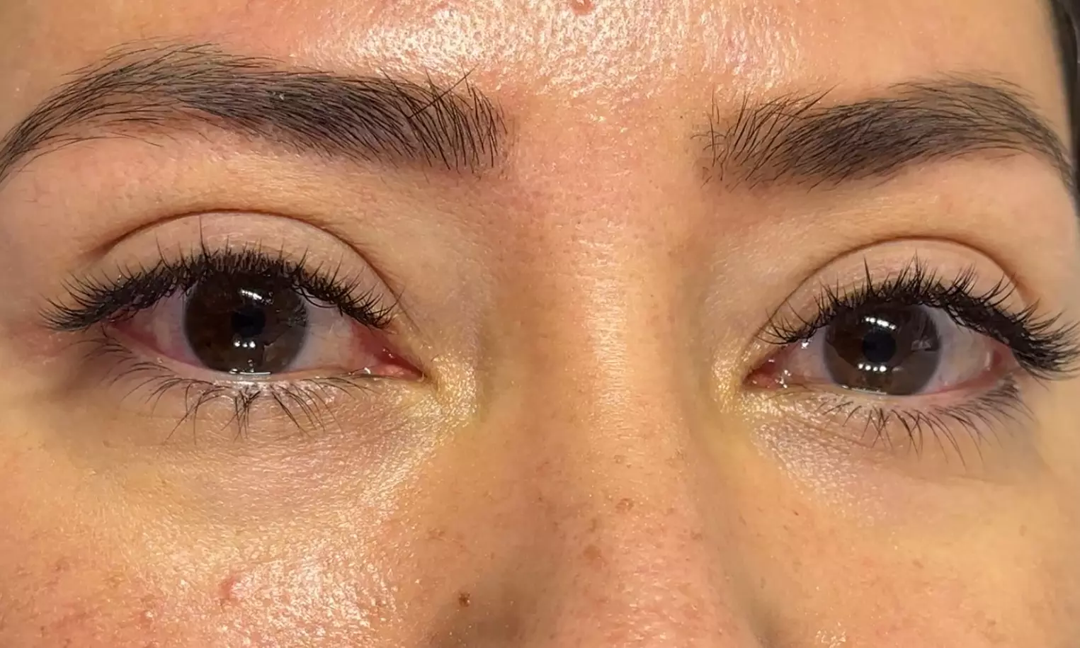 Enhance Beauty: Full Set of Classic, Hybrid or Volume Lash Extensions
