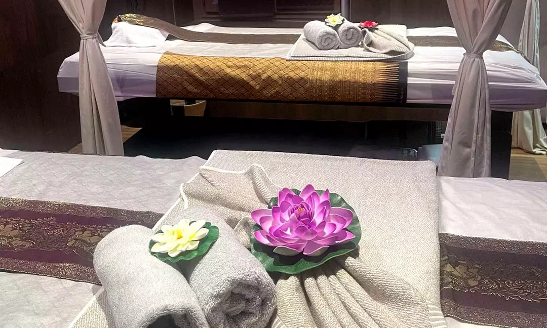 Massages thaï et aux huiles chaudes d'1h en solo ou en duo ou baby spa