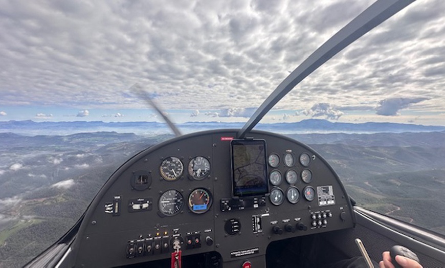 Image 4: Vuelo en avioneta para 1 persona con video de la experiencia 
