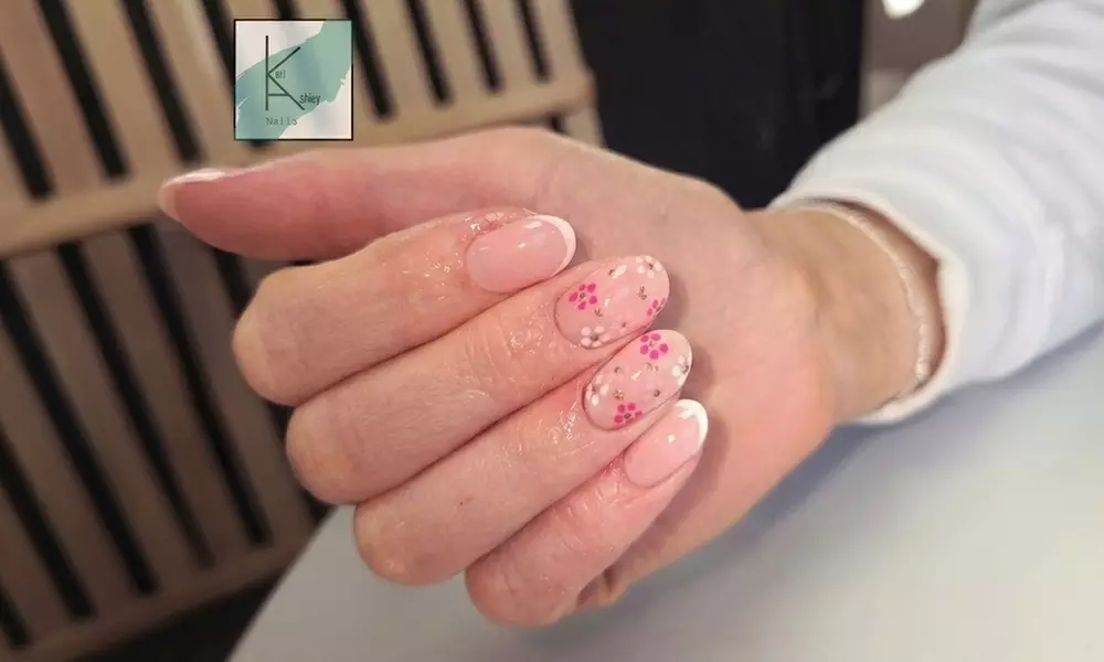 Achieve Flawless, Chip-Free Gel Polish, Gel Toes, or BIAB Gel Manicures with Expert Application - Primary Image