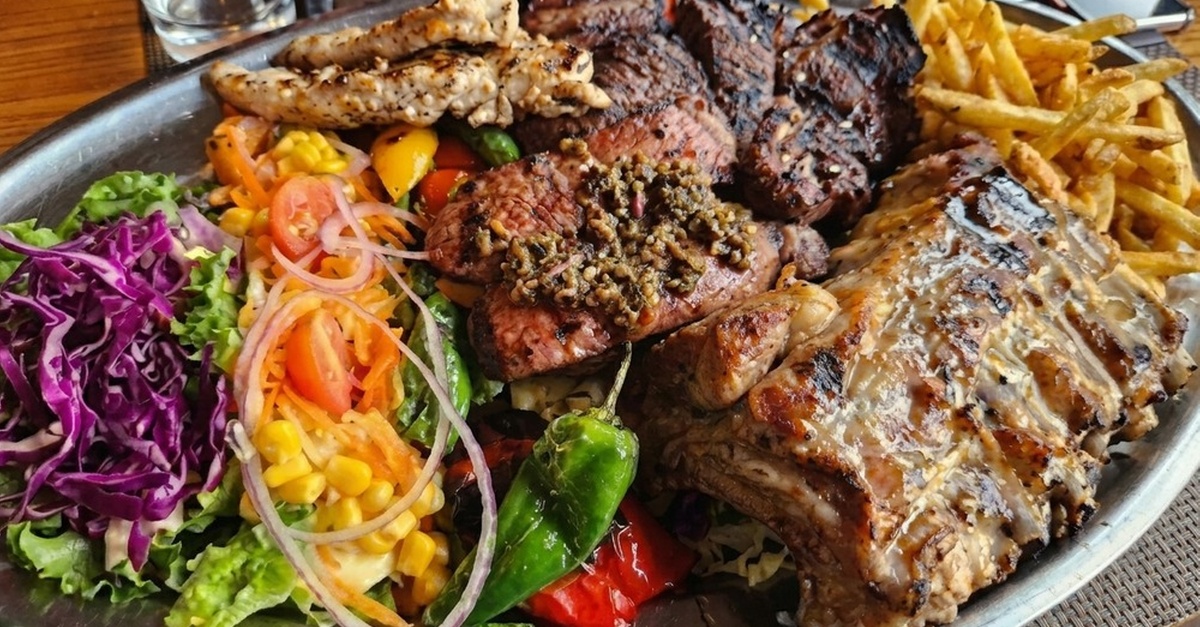 Parrillada de carne a la brasa en Las Palmas