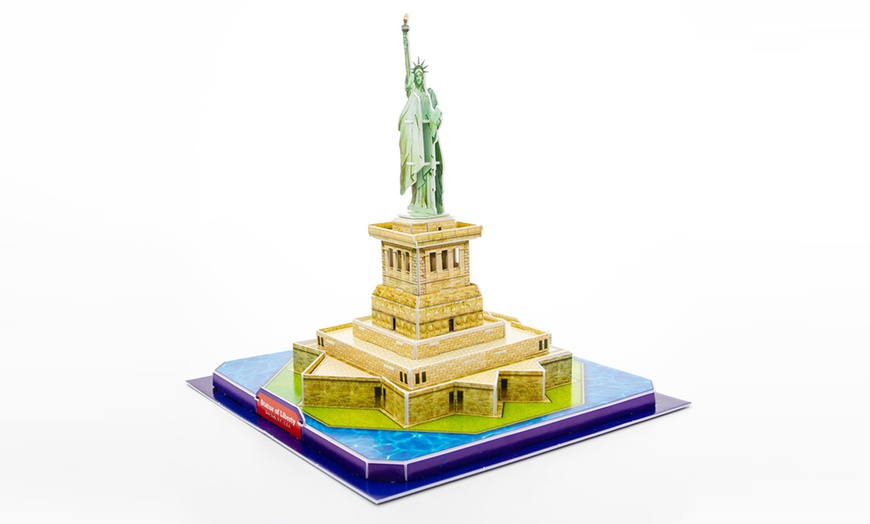 Image 8: 3D Landmark Puzzle