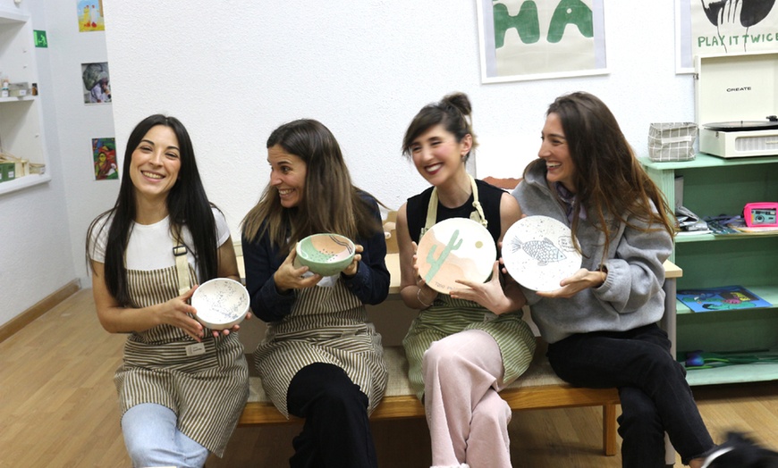 Image 13: Taller creativo de cerámica a elegir con bebida para 1, 2 o 4 personas