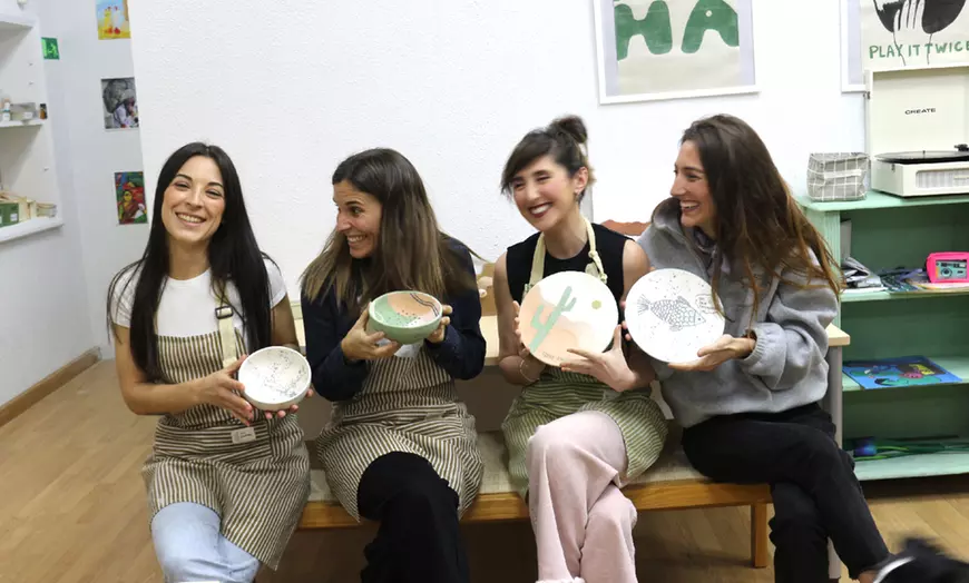Image 13: Taller creativo de cerámica a elegir con bebida para 1, 2 o 4 personas