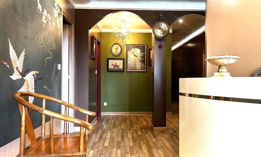 Image 6: Massage du visage Gua Sha avec MTC Wellness Paris 5ème