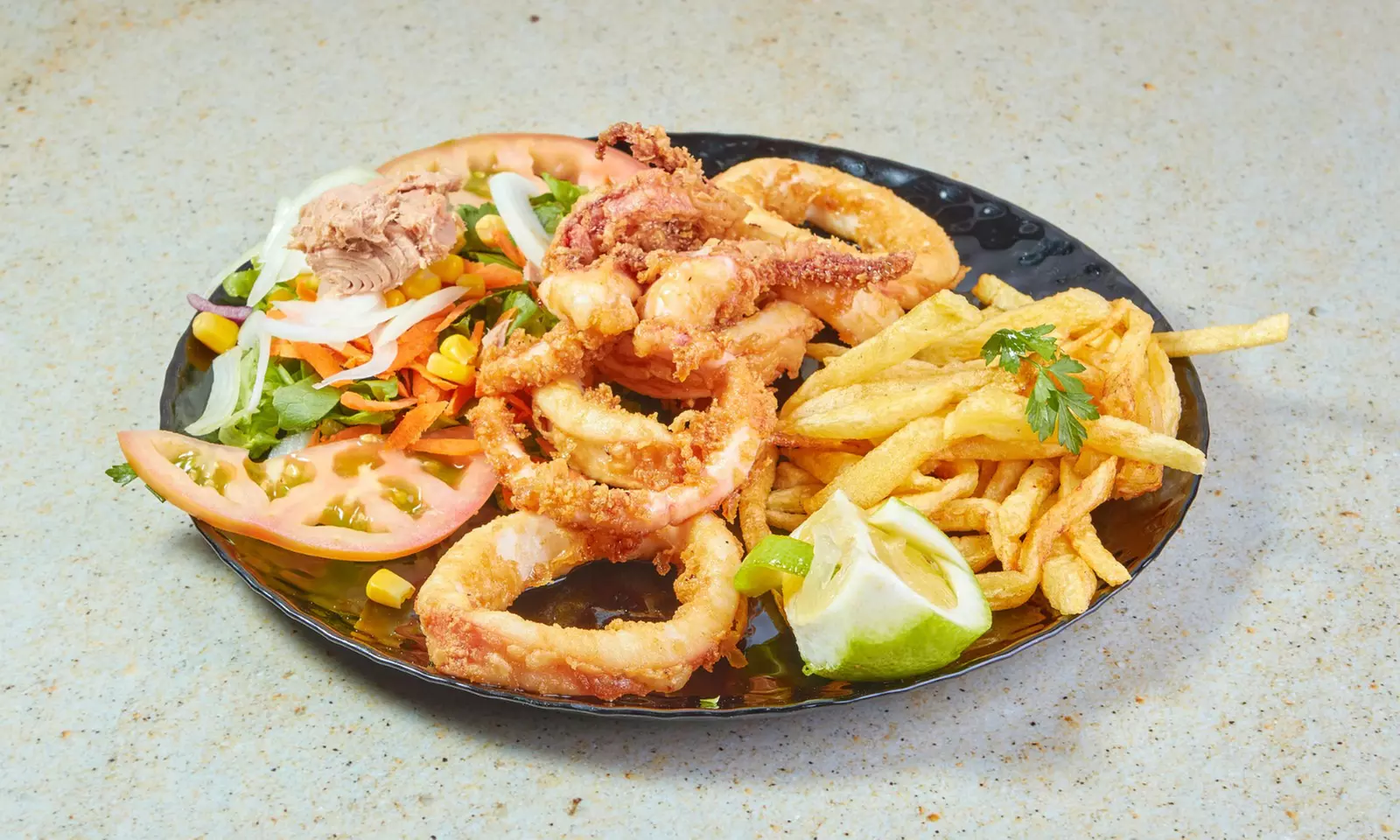 Menú para 2 o 4 personas con entrantes, principales, postres y bebida