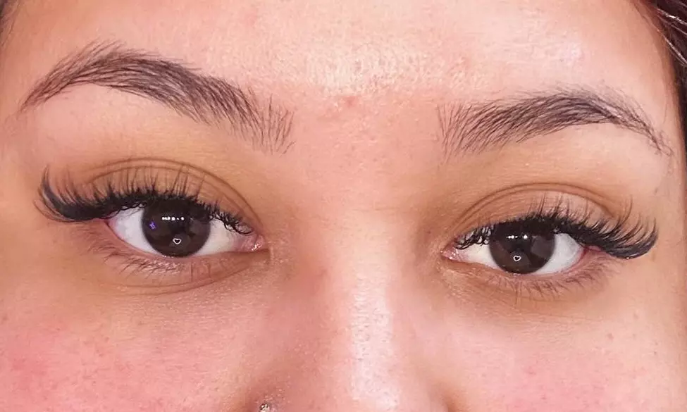 Enhance Beauty: Full Set of Classic, Hybrid or Volume Lash Extensions