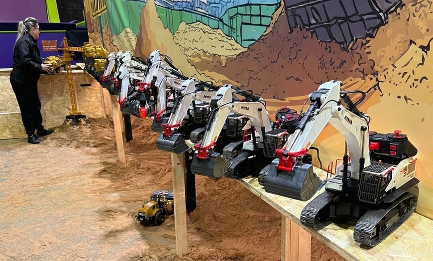 Image 7: Little Diggers Open Session or Combo + 60min Open Jump for 1 or 2