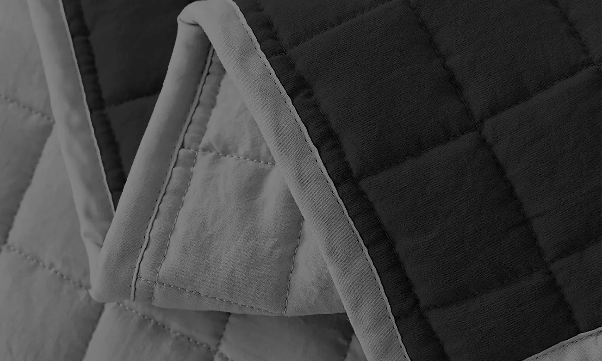 Italian 4-Season Two-Tone Hypoallergenic Quilt