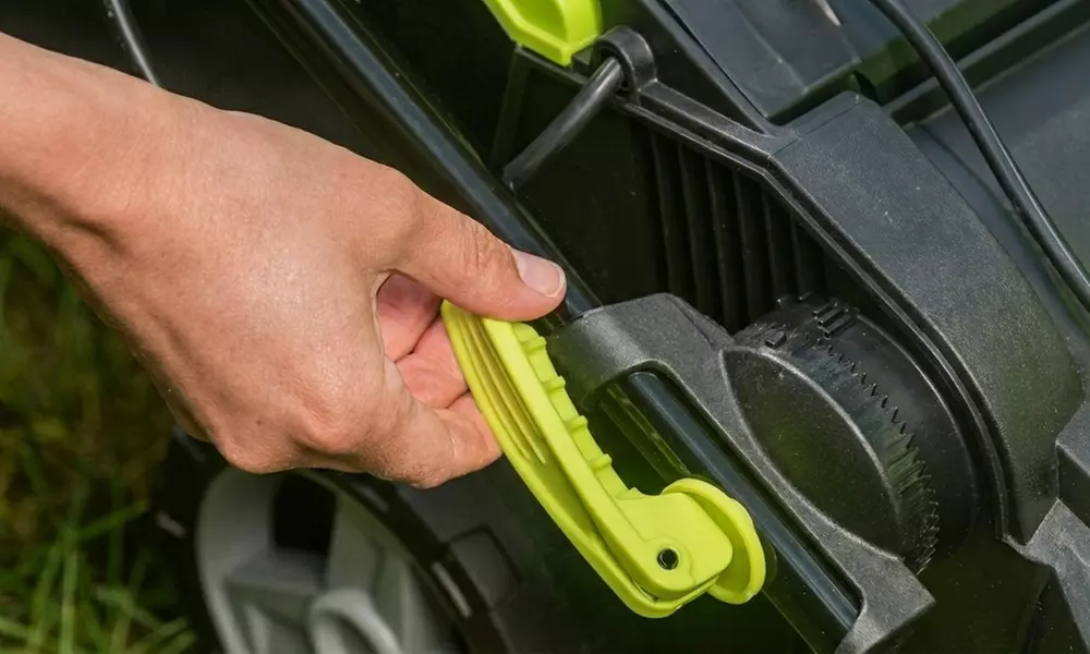 Garden Gear 2-in-1 Lawn Raker and Scarifier