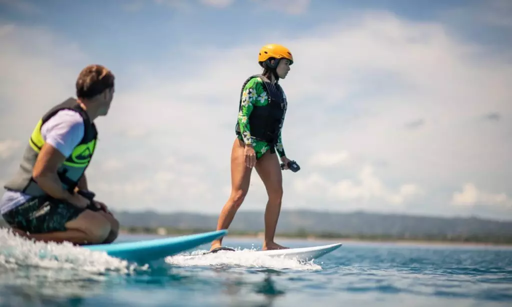 60- or 120-Minutes eFoil Session for One Person with Board Rental