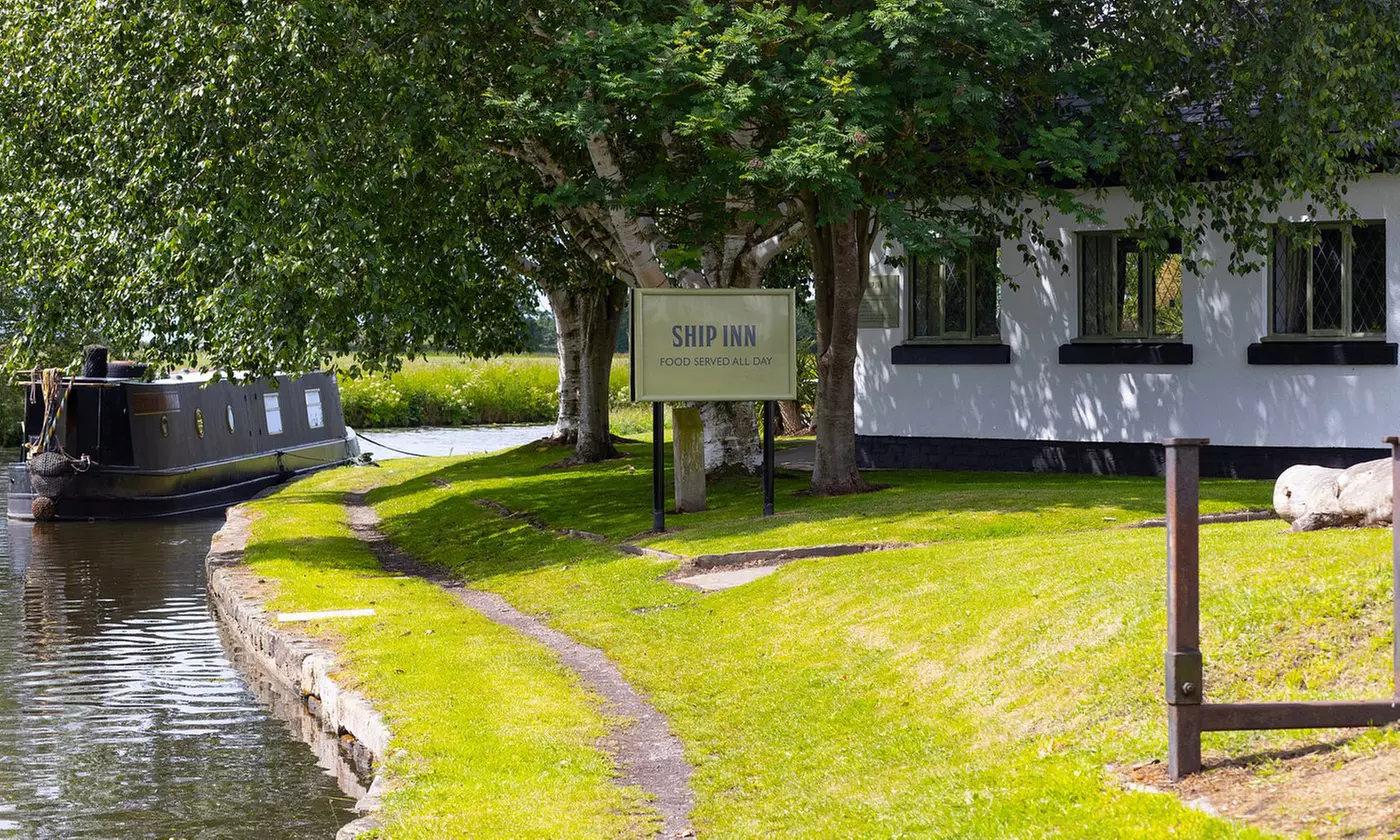 Sunday Roast Platter & Wine for 2, 3 or 4