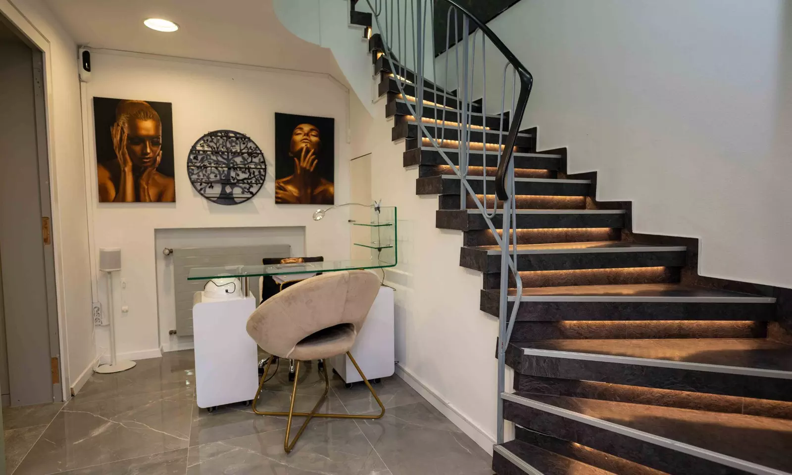 Wimpern- und/oder Augenbrauen-Lifting inkl. Färben für 1 Person