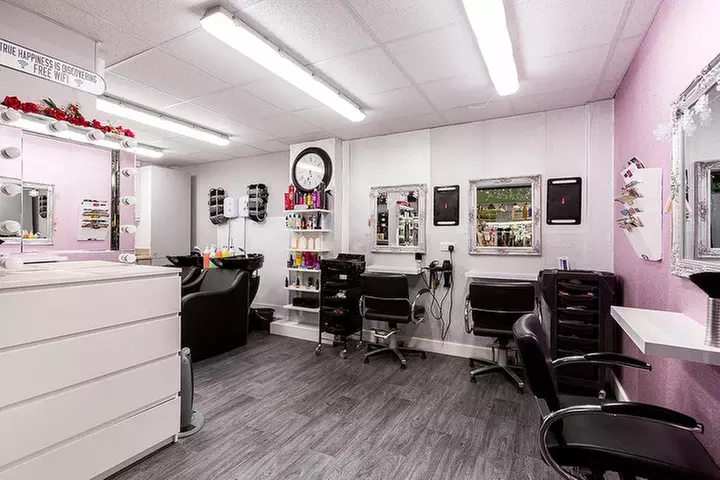 Up to 71% Off on Salon at Kathryn @ Creme de la Creme