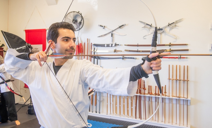 Image 3: Traditional Archery Classes in Burbank