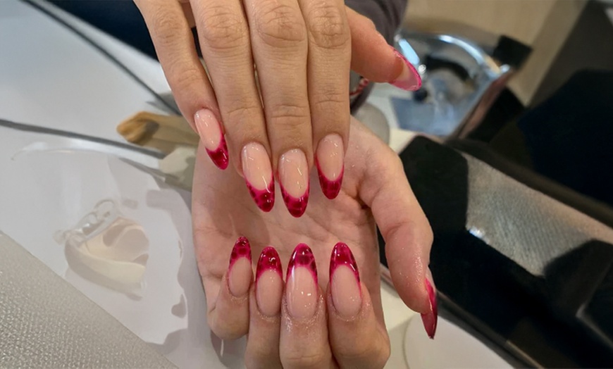 Image 1: Beautés des mains et des pieds avec Nuance Beauty by Chanez