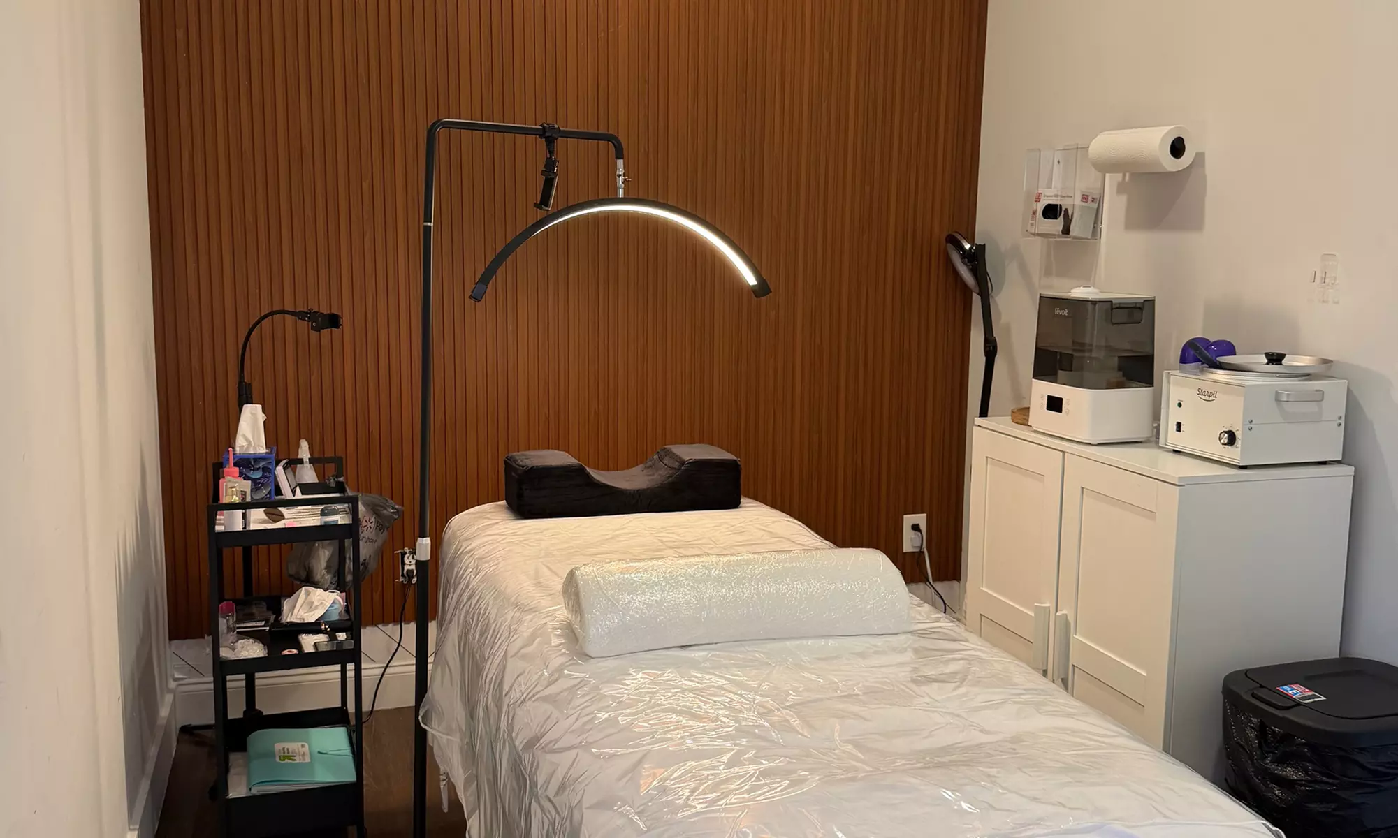 Get Full Set of Eyelash Extensions w/ or W/o One Refill