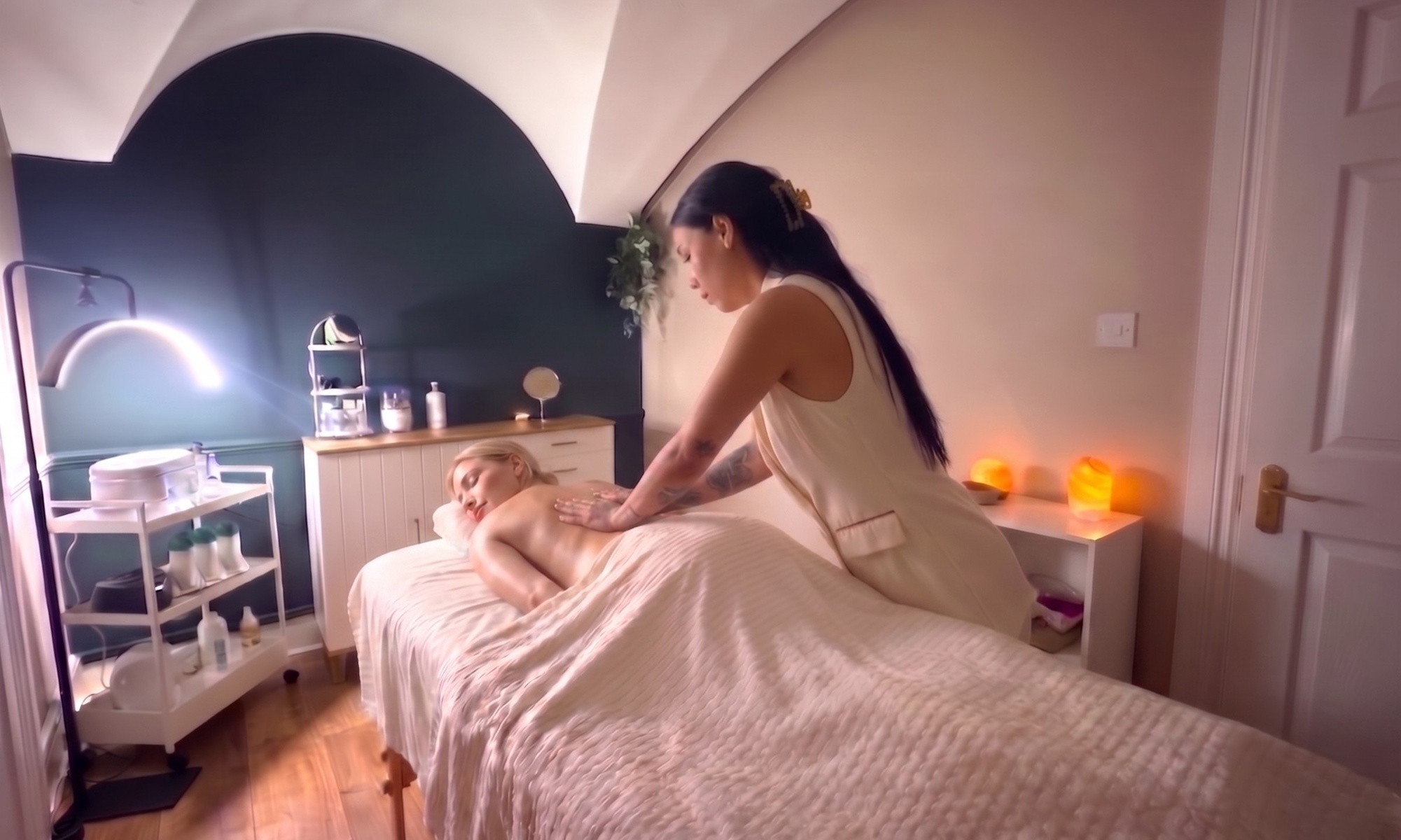 Relax with Your Choice of 30- or 60-Min Massage