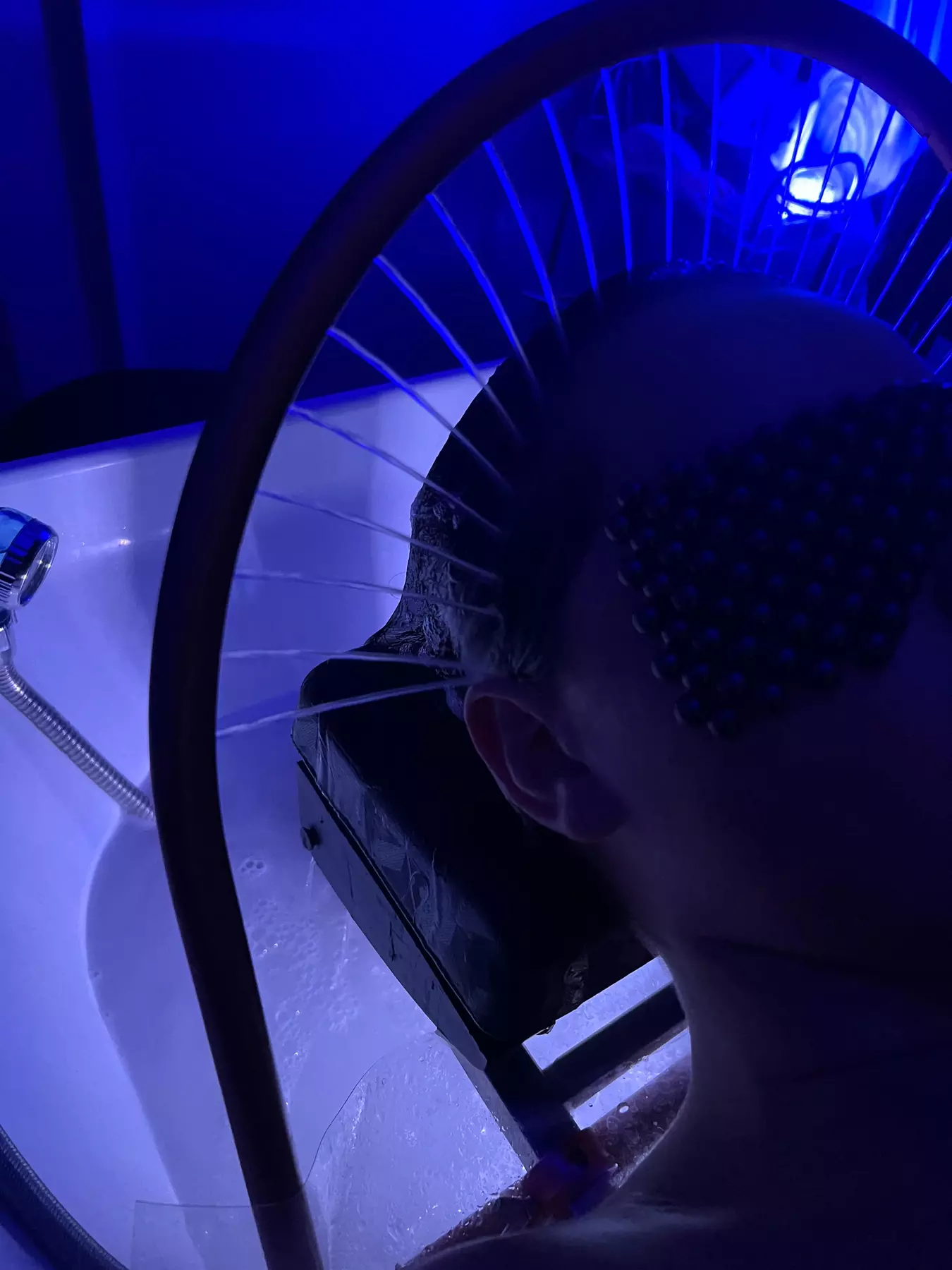 1 or 2 Sessions of 60 Min Japanese Head Spa + Tea for 1 or Couples