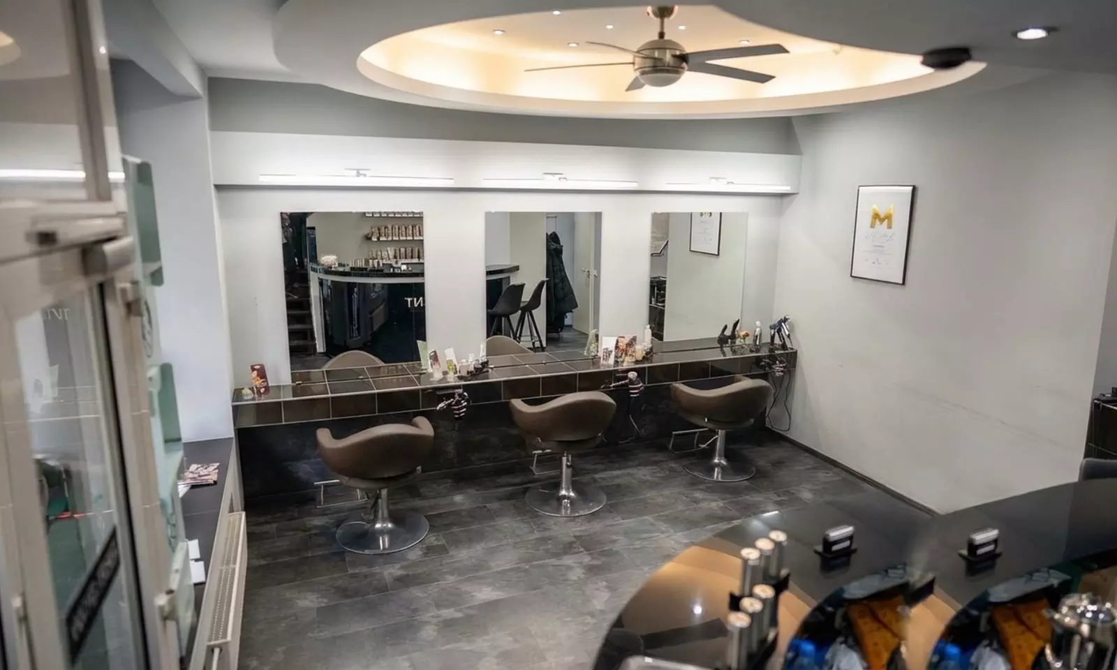 Waschen, Schneiden, Föhnen für alle Haarlängen für 1 Dame