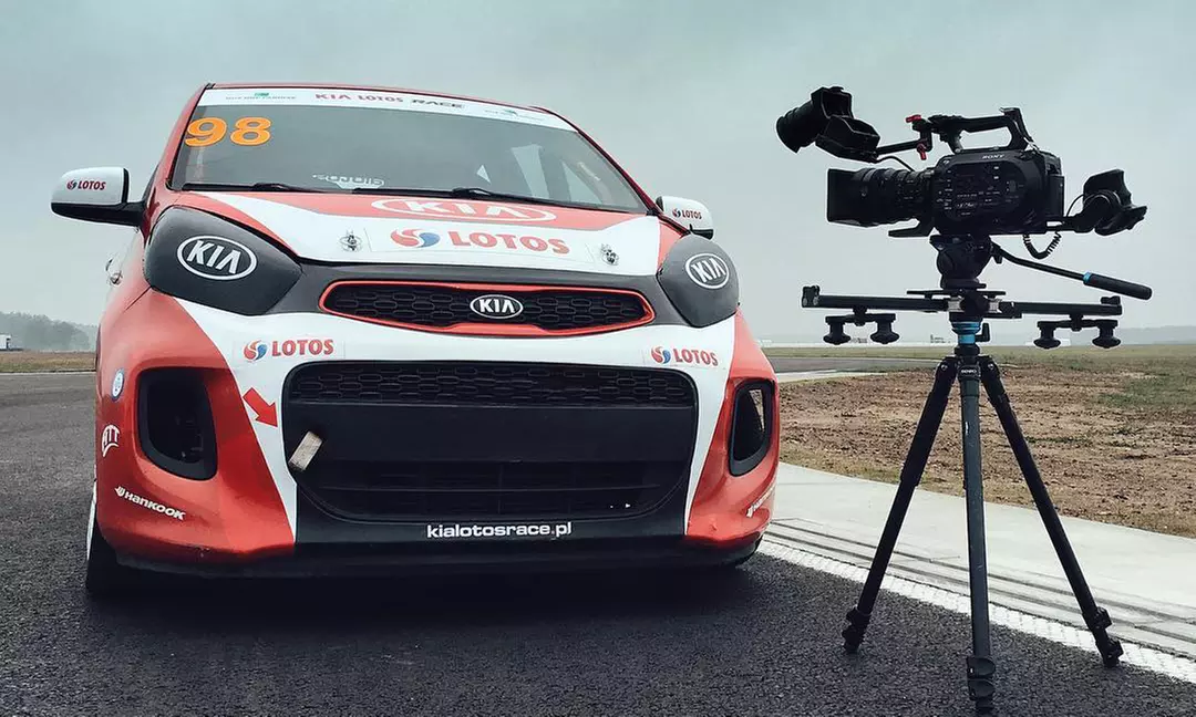 Rajdowe emocje: przejazdy jako kierowca lub pasażer wyścigowych aut