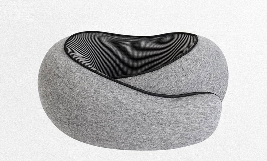 Image 2: Memory Foam Neck Support Pillow