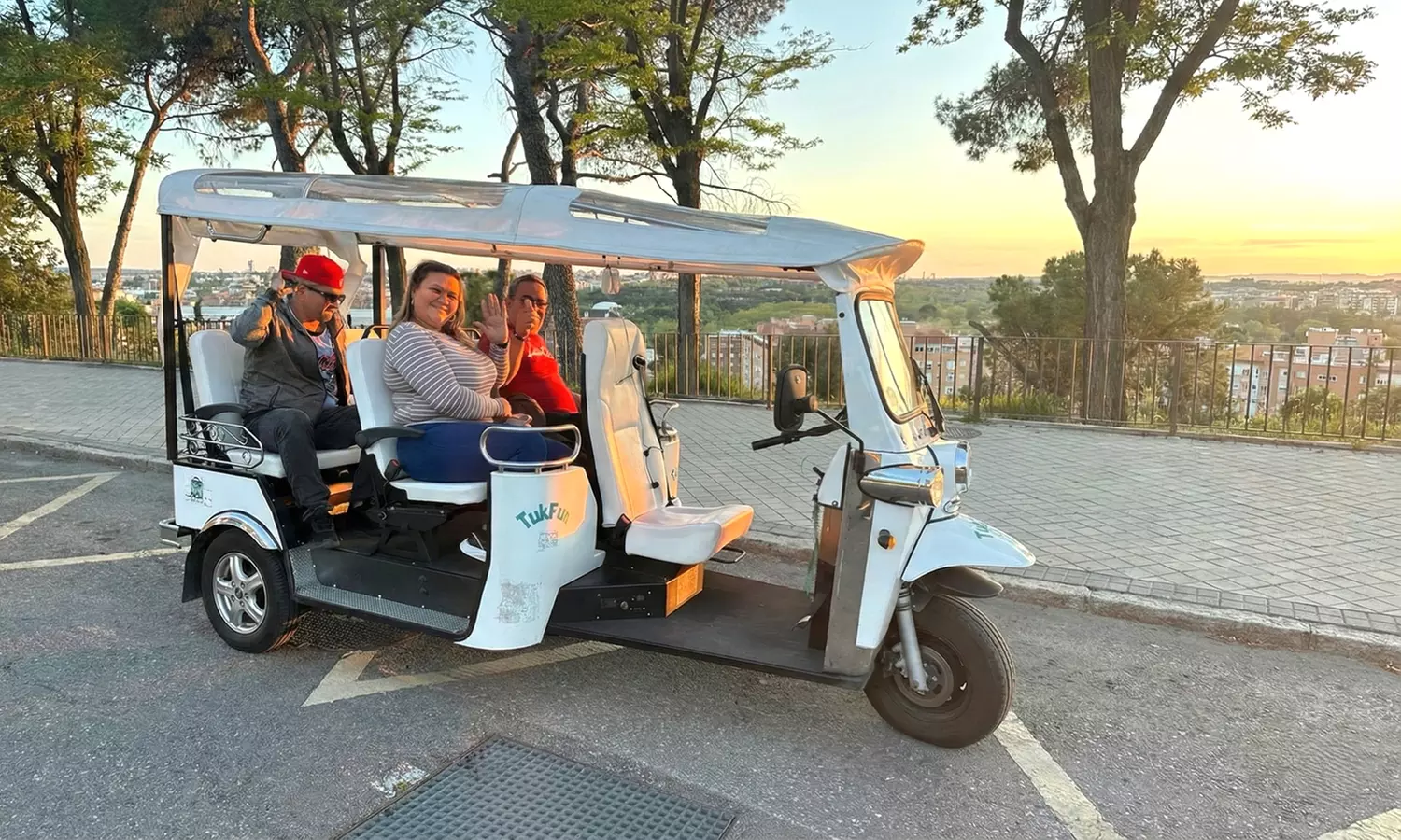 Tours en Tuk Tuk por Madrid para hasta 4 personas